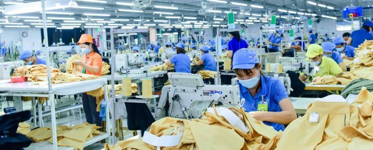 TP. Hồ Chí Minh: 28/32 ngành công nghiệp tăng trưởng nhanh trong 4 tháng đầu năm