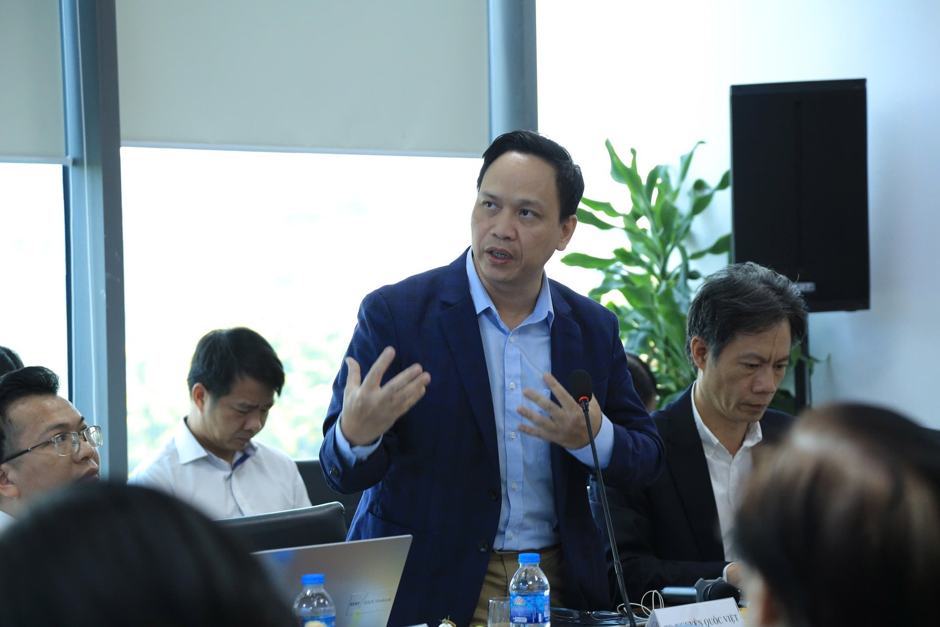 danh-thue-hang-trung-chuyen-40-chua-biet-my-tinh-toan-dieu-tra-xuat-xu-the-nao