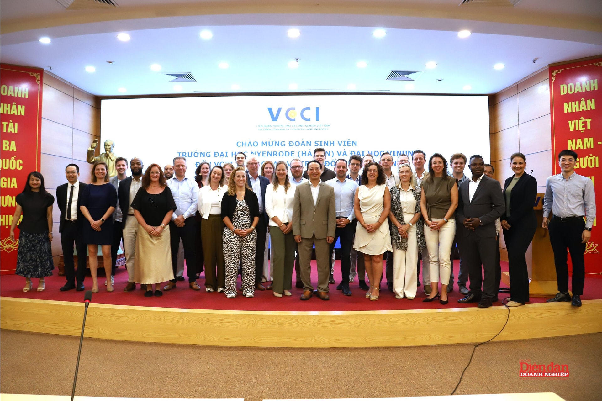VCCI tiếp đoàn MBA ĐH Nyenrode (Hà Lan) và VinUni, thúc đẩy cơ hội kinh doanh bền vững