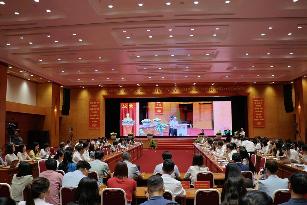 hai-nhom-ho-kinh-doanh-thuoc-dien-bat-buoc-su-dung-hoa-don-dien-tu