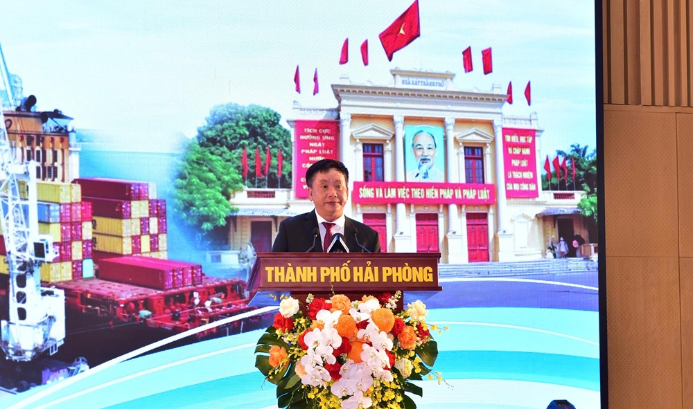 Ong_Trn_Vn_Quan_Pho_ch_tch_UBND_TP._Hi_Phong_phat_biu_khai_mc_Hi_ngh_gp_g.jpg