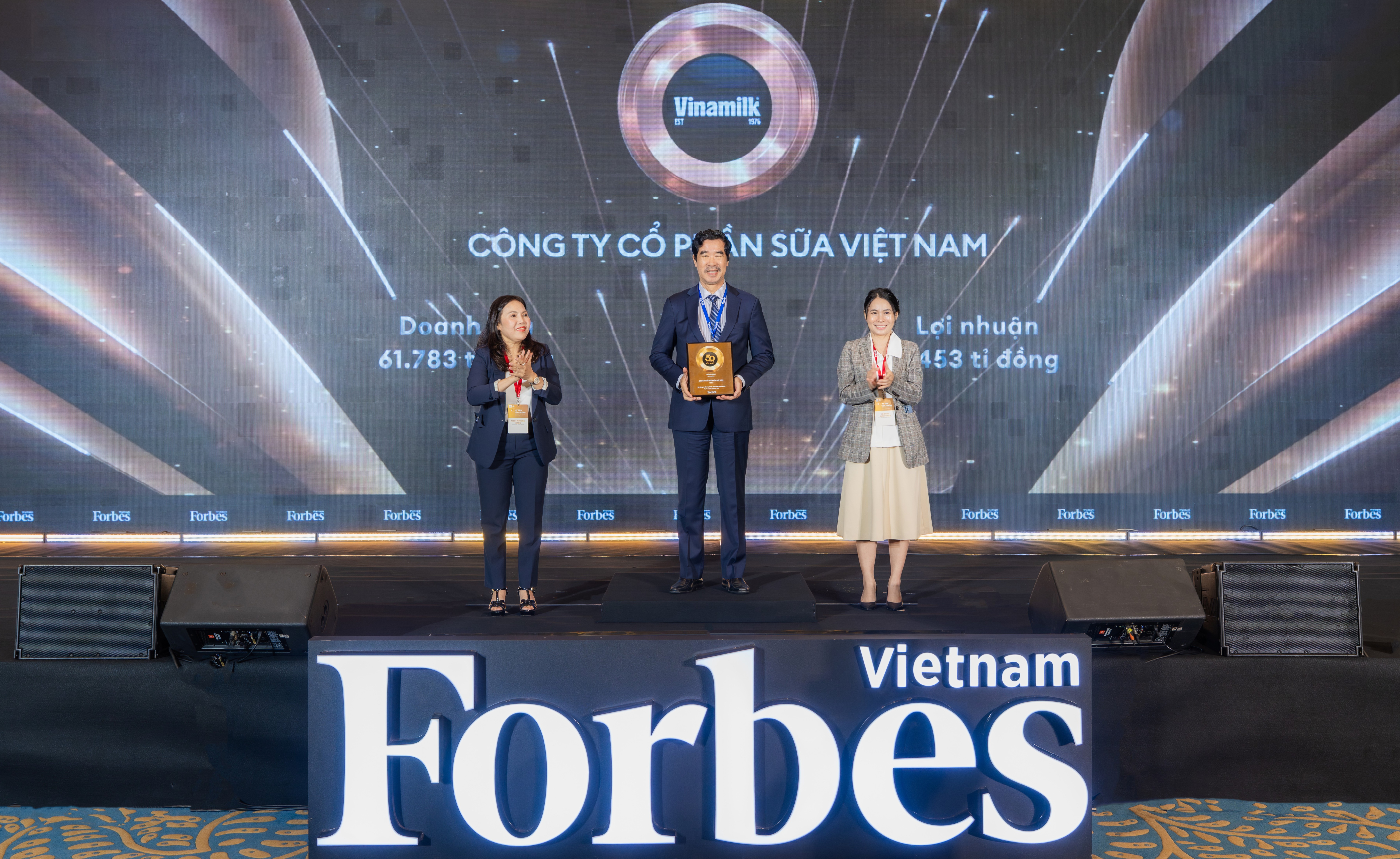 vinamilk-dung-top-25-thuong-hieu-dan-dau-2025-cua-forbes-viet-nam
