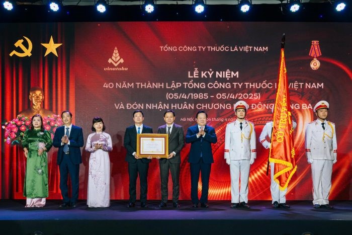 vinataba-dang-bo-vung-vang-doanh-nghiep-but-pha