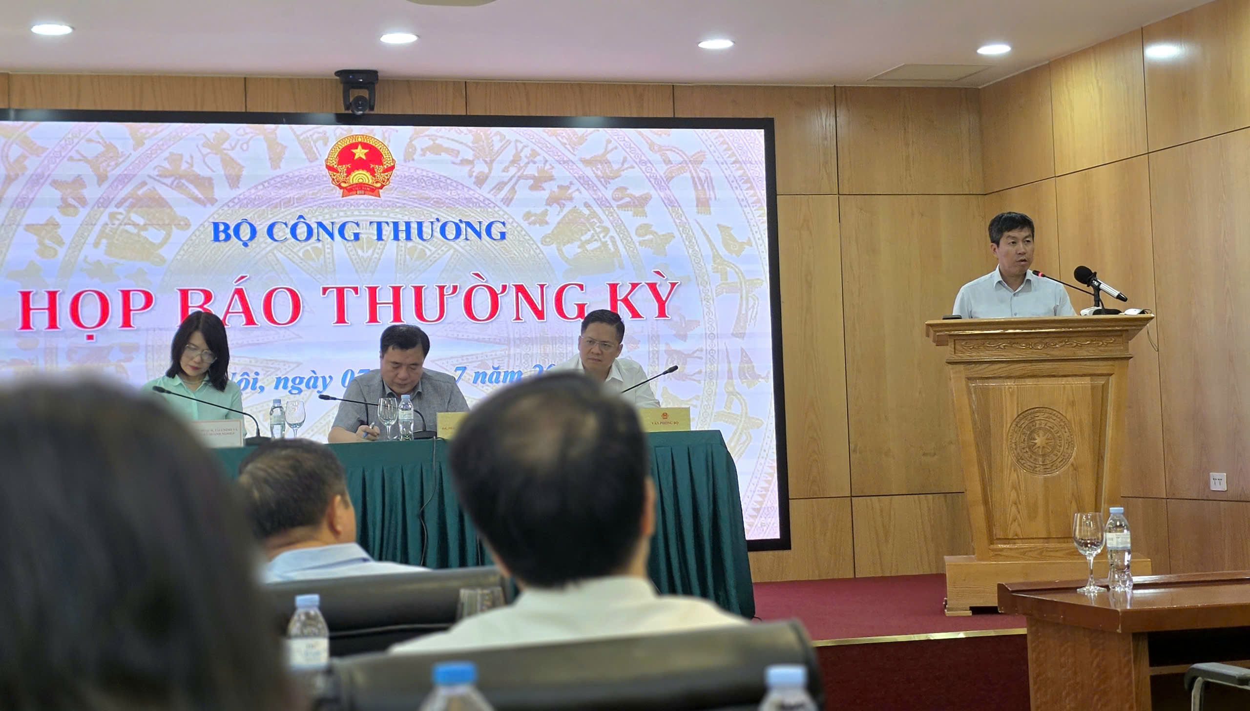 cuc-phong-ve-thuong-mai-neu-ly-do-gia-han-thue-phong-ve-duong-mia-them-5-nam