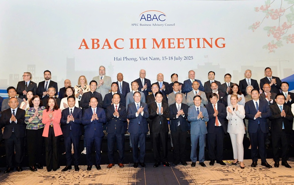 Ch_tch_nc_Lng_Cng_cung_cac_i_biu_trong_nc_va_quc_t_ti_K_hp_Hi_ng_T_vn_Kinh_doanh_APEC_2025.jpg