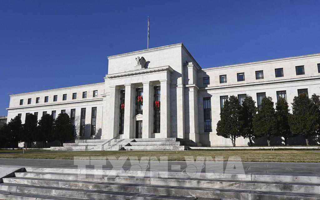 Nhìn lại lãi suất Fed từ năm 2025 đến nay