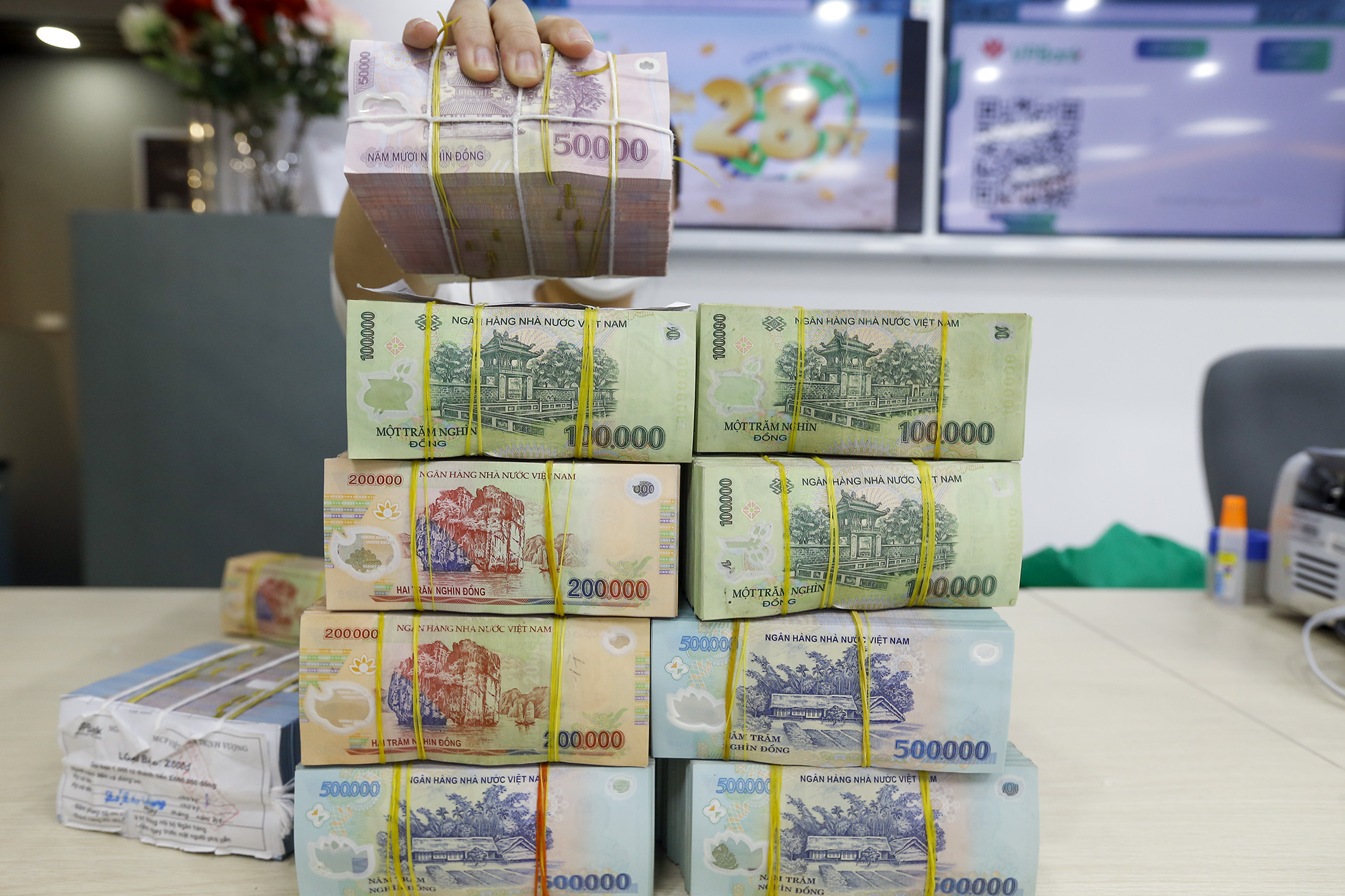 mo-them-du-dia-cho-vay-trung-dai-han-ba-tru-cot-giu-nhip-an-toan-cho-ngan-hang