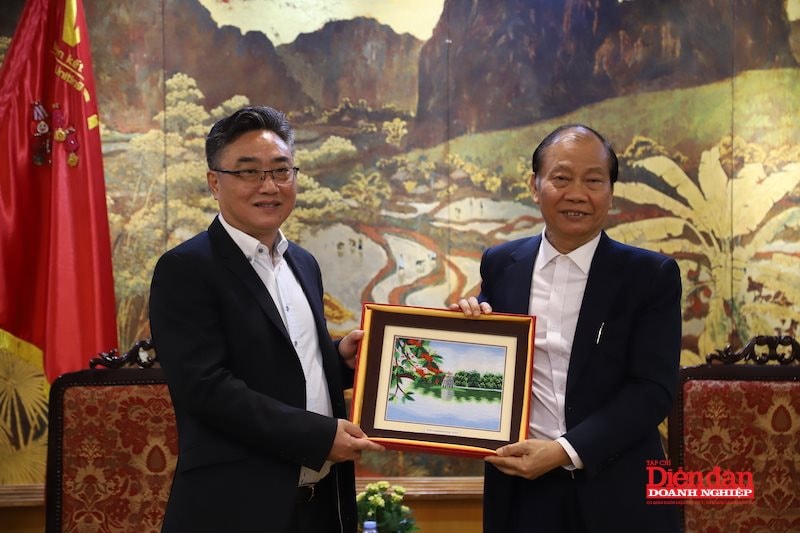 Tăng cường kết nối hoạt động giữa VCCI và Trung tâm Trung Quốc - ASEAN