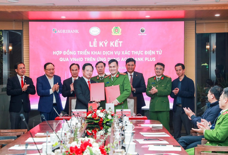 tap-trung-toan-luc-phat-trien-cong-nghe-chuyen-doi-so-tai-agribank