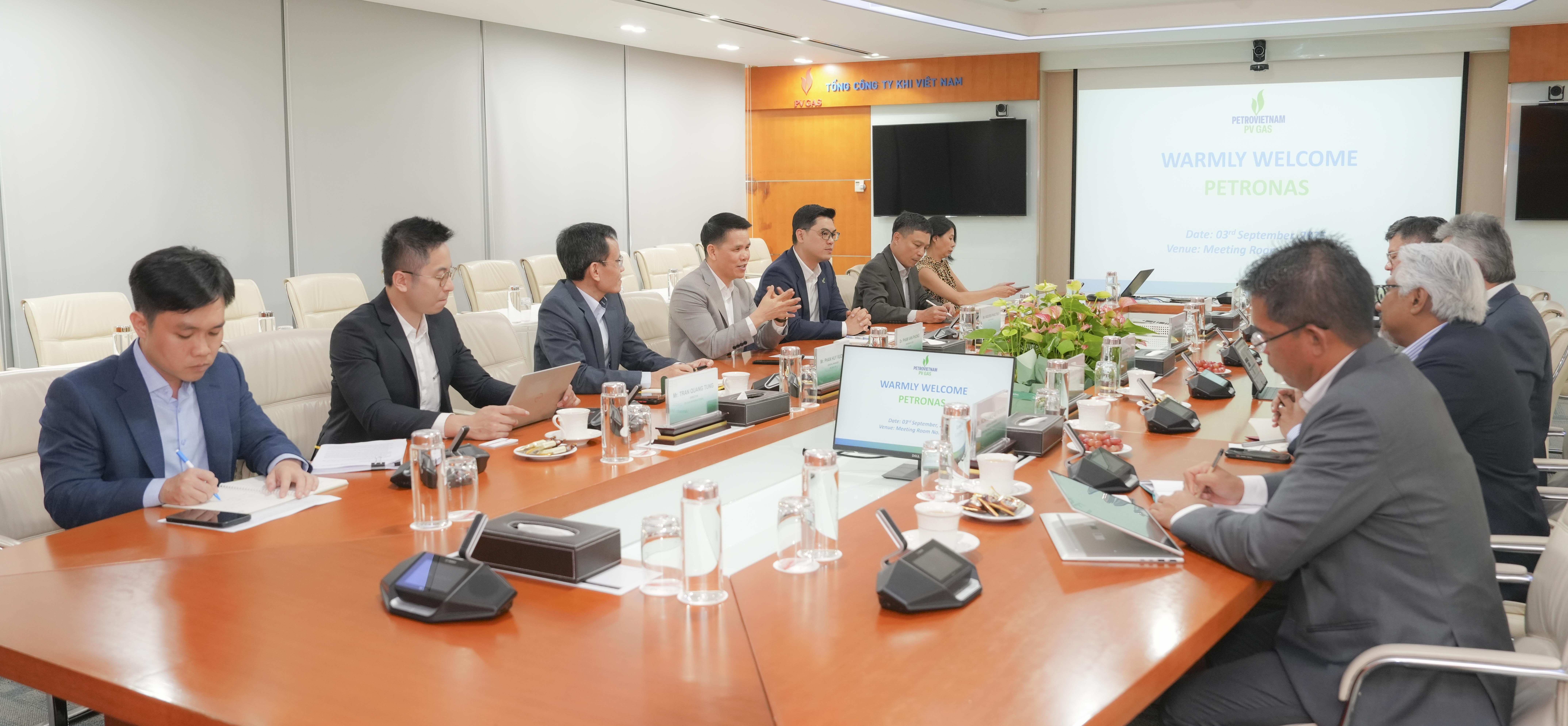 pv-gas-va-petronas-tang-cuong-trao-doi-hop-tac-chien-luoc-toan-dien