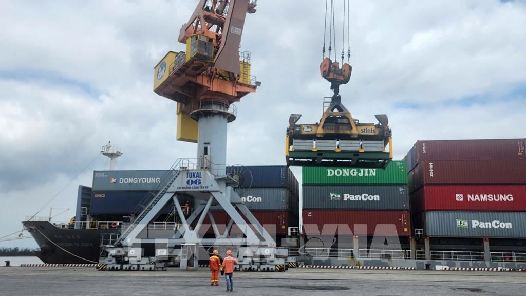 go-kho-cho-doanh-nghiep-truoc-ap-luc-thue-suat-nhap-khau-cua-hoa-ky