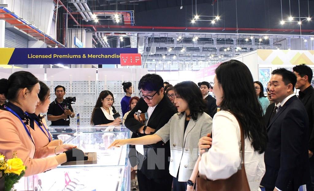 Hơn 100 thương hiệu quy tụ tại Triển lãm cấp phép bản quyền và sáng tạo Việt Nam