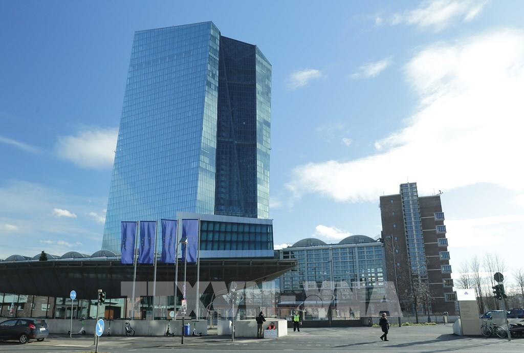 Thuế quan của Mỹ đặt ECB vào thế khó