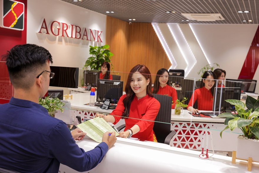 agribank-tiep-tuc-vuon-len-vi-tri-ngan-hang-duoc-gui-tien-nhieu-nhat-viet-nam