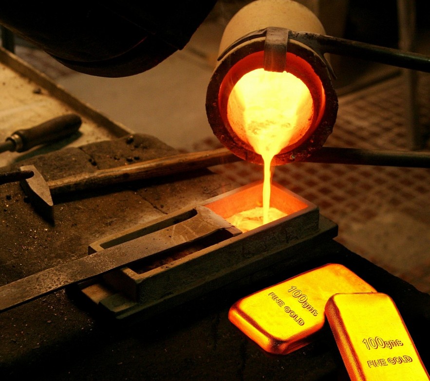 cua-he-san-xuat-vang-mieng-loat-doanh-nghiep-va-ngan-hang-lon-dong-loat-len-tieng