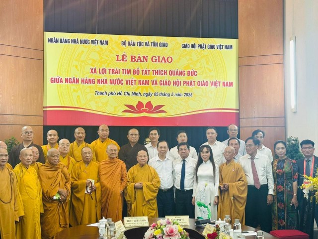 ty-phu-nguyen-thi-phuong-thao-tai-vesak-2025-doanh-nhan-hien-dai-va-tinh-than-phat-giao-trong-thoi-dai-moi
