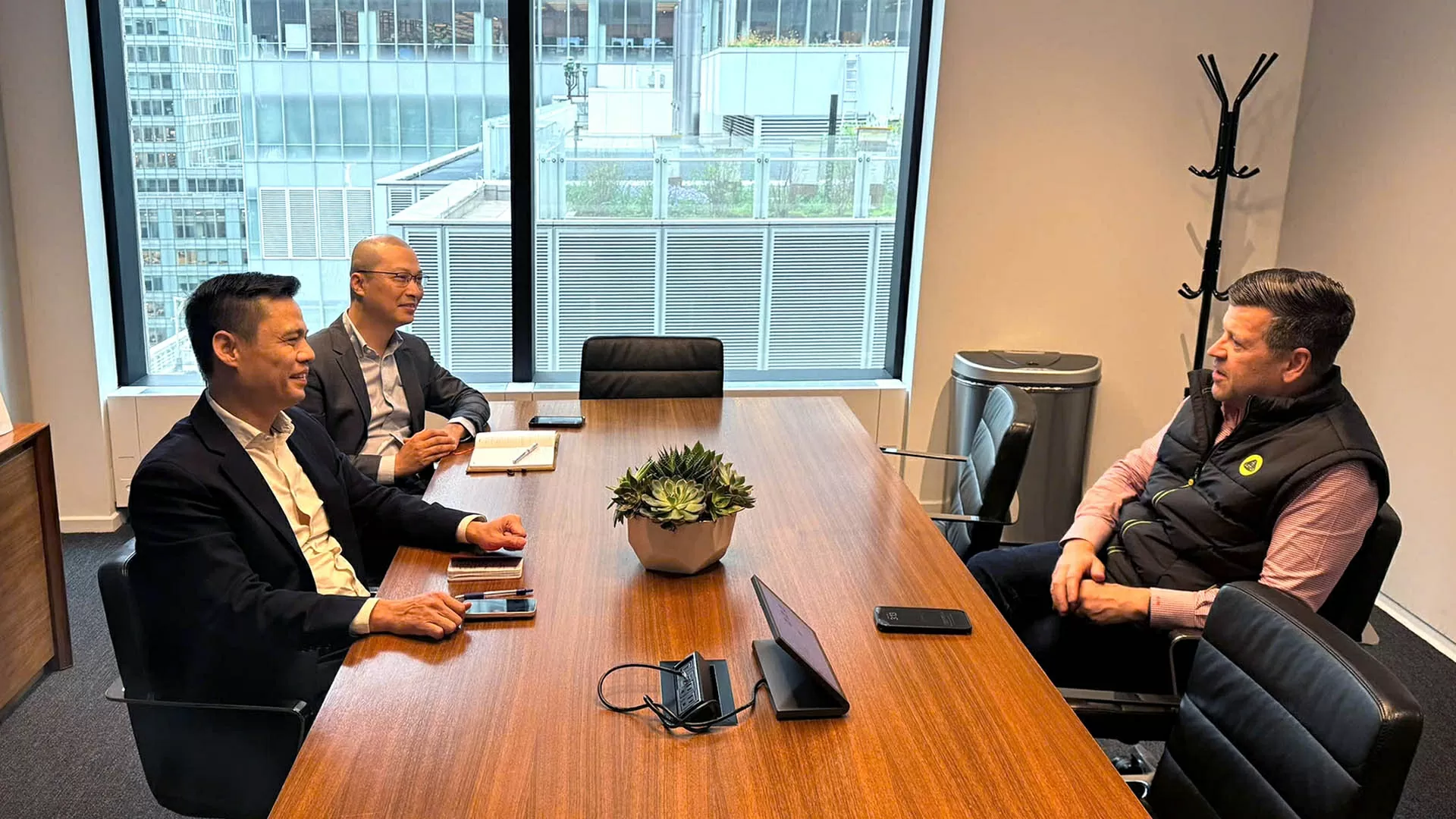 nasdaq-mong-muon-tang-cuong-hop-tac-voi-chinh-phu-va-doanh-nghiep-viet-nam