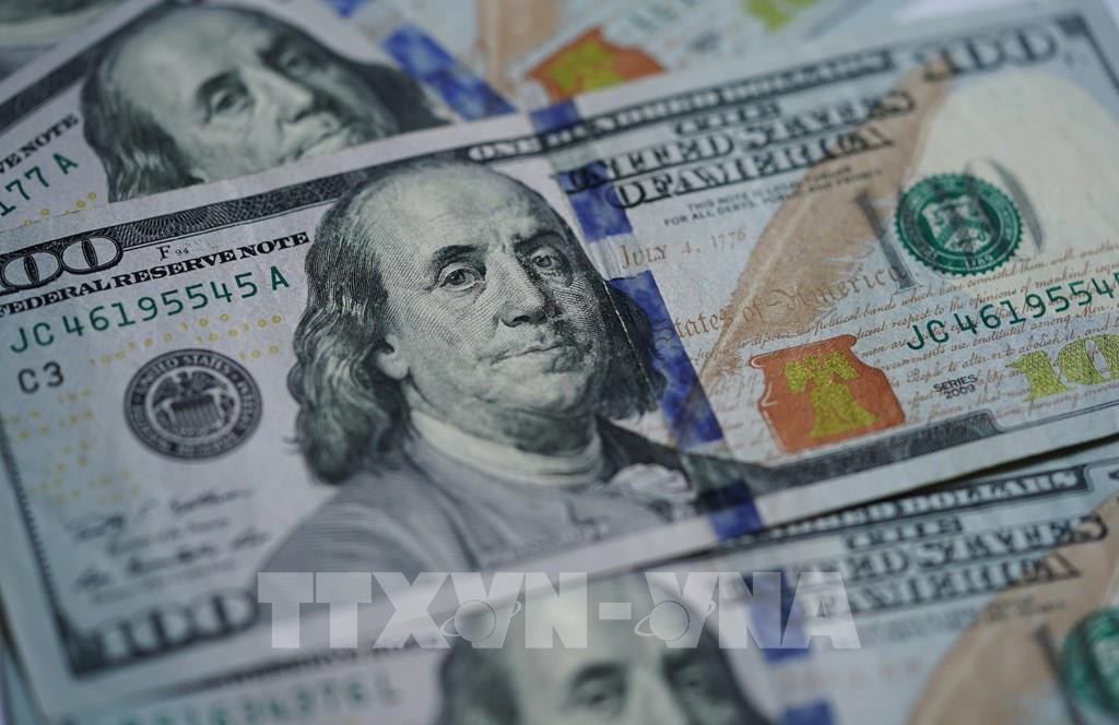 dong-usd-chiu-suc-ep-truoc-cuoc-chien-thue-quan