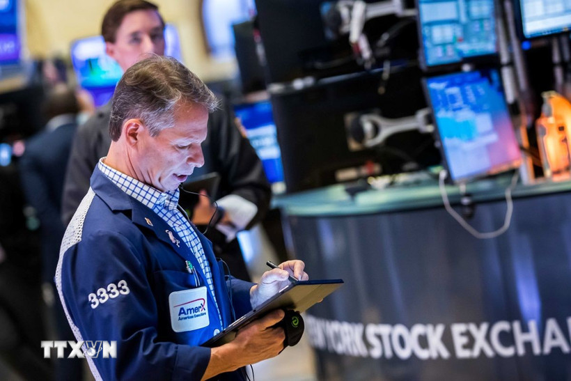 co-phieu-cong-nghe-truot-doc-nha-dau-tu-cho-phat-bieu-cua-chu-tich-fed