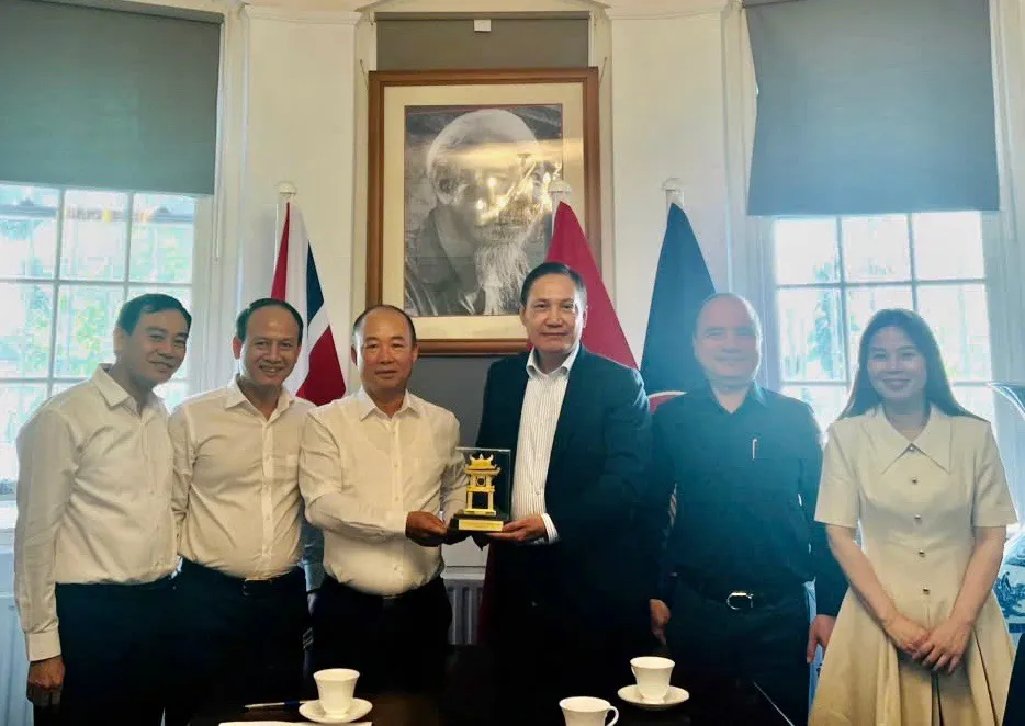 ha-noi-tham-gia-xuc-tien-thuong-mai-tai-hoi-cho-home-gift-nam-2025