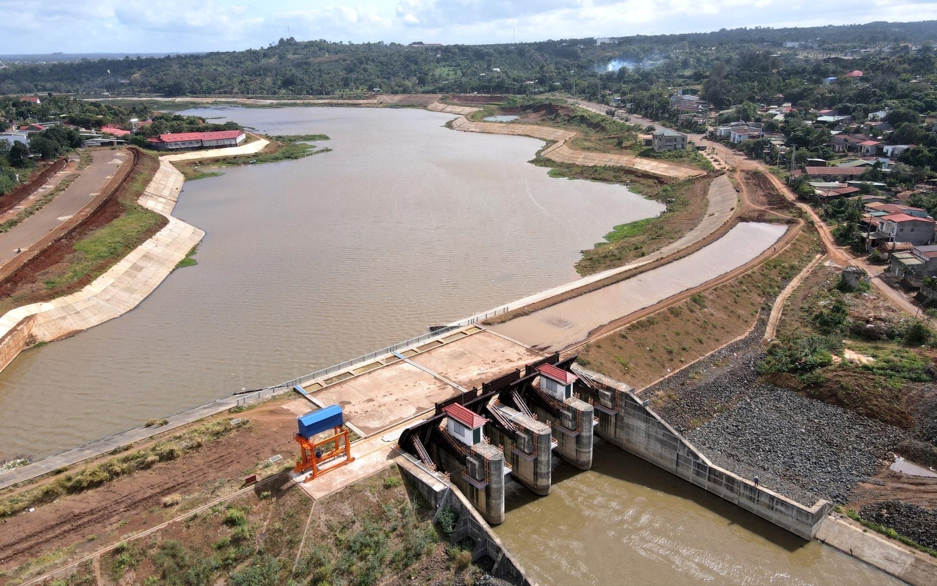 Chủ tịch UBND tỉnh Đắk Lắk “bắt bệnh” giải ngân đầu tư công chậm