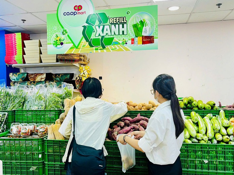 mang-tui-moi-truong-de-mua-sam-se-duoc-coopmart-tang-ngay-rau-cu-xanh