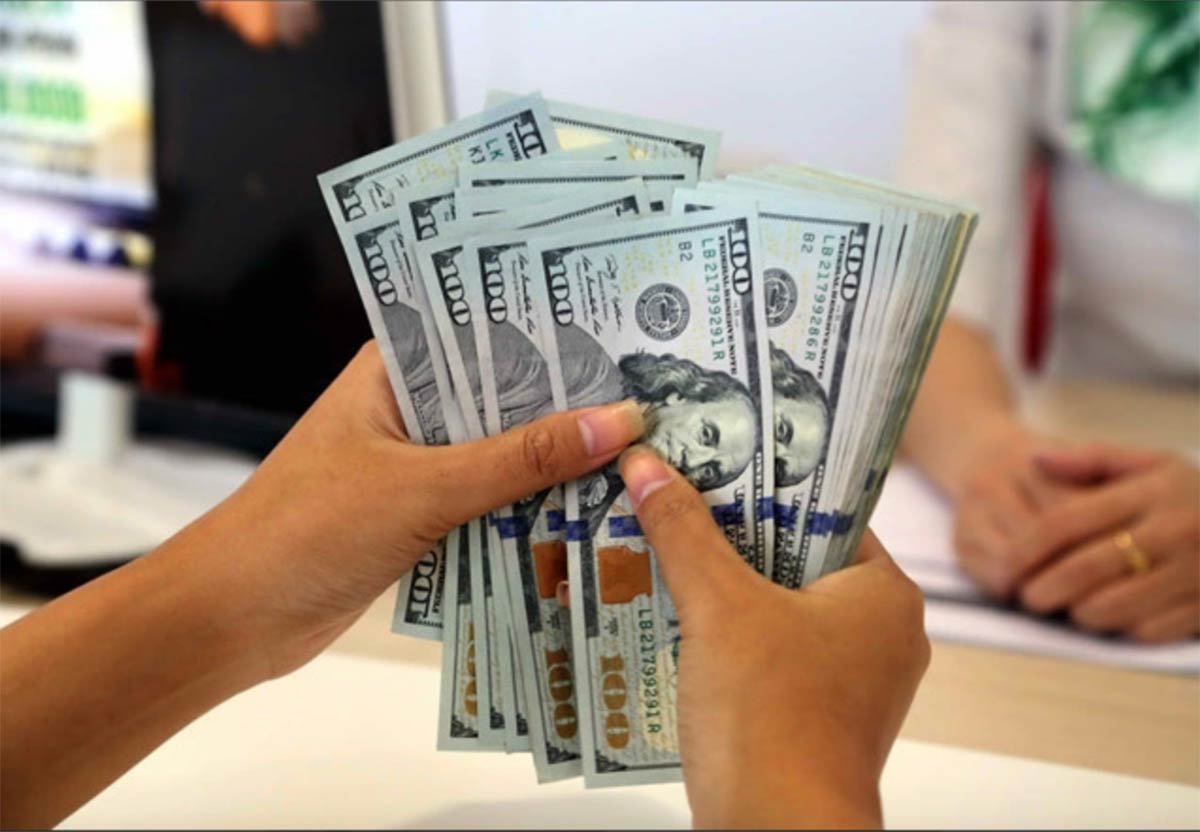 gia-usd-ngan-hang-xac-lap-ky-luc-moi