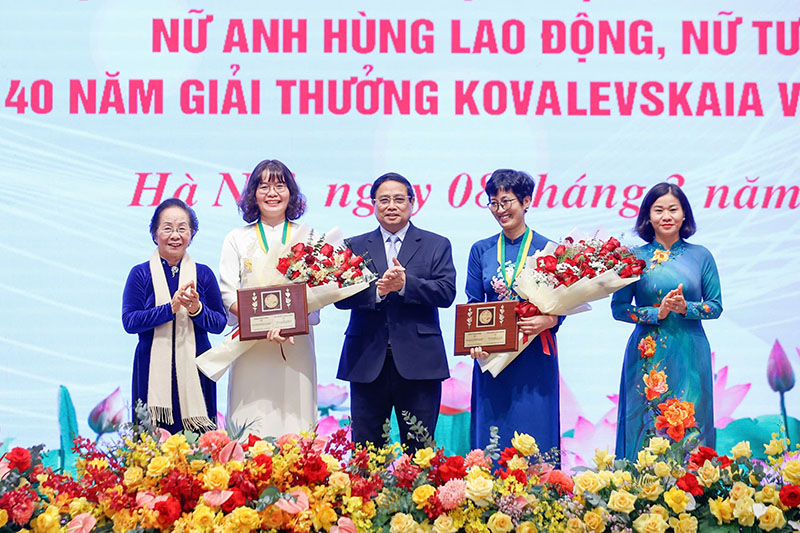 CD 30.4_KHOI B_BS 8_PGS.TS Đặng Thị Mỹ Dung-Hinh 1.jpg