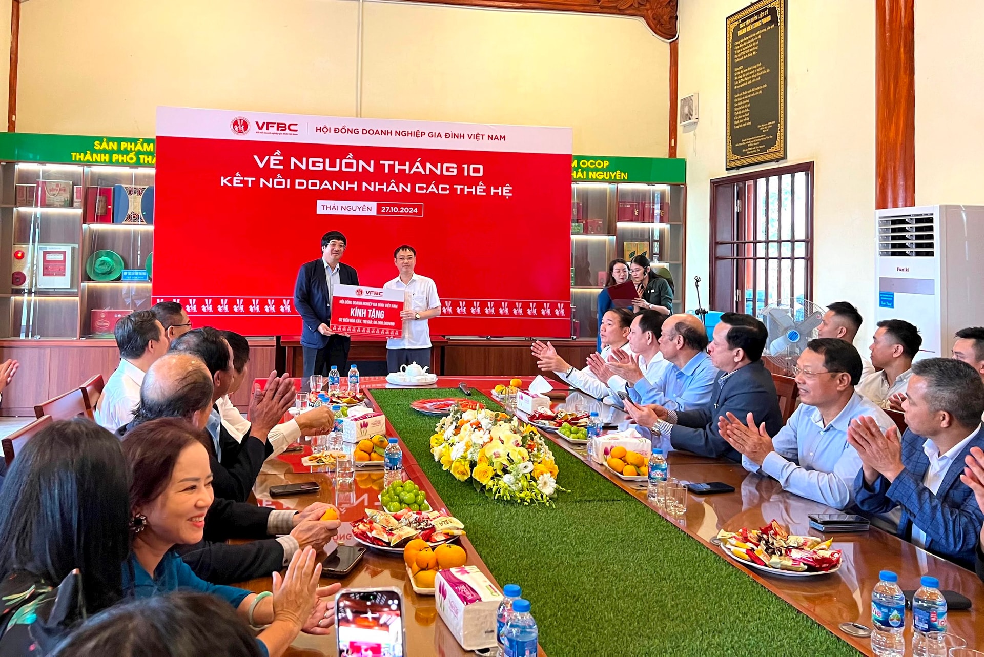 ket-noi-doanh-nhan-cac-the-he