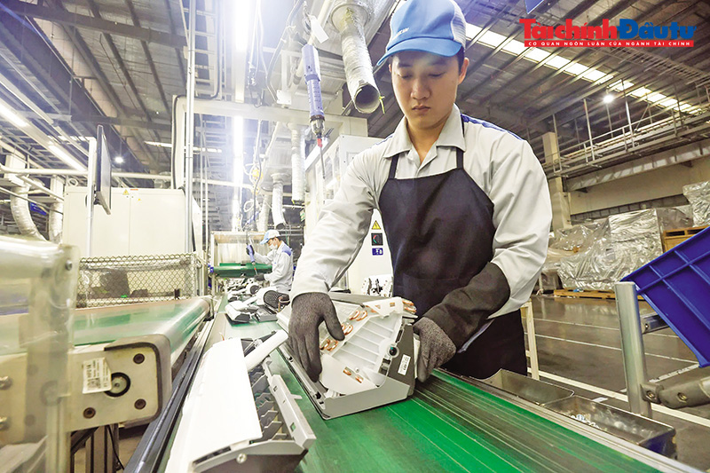 Hóa giải “áp lực kép” trong thu hút FDI