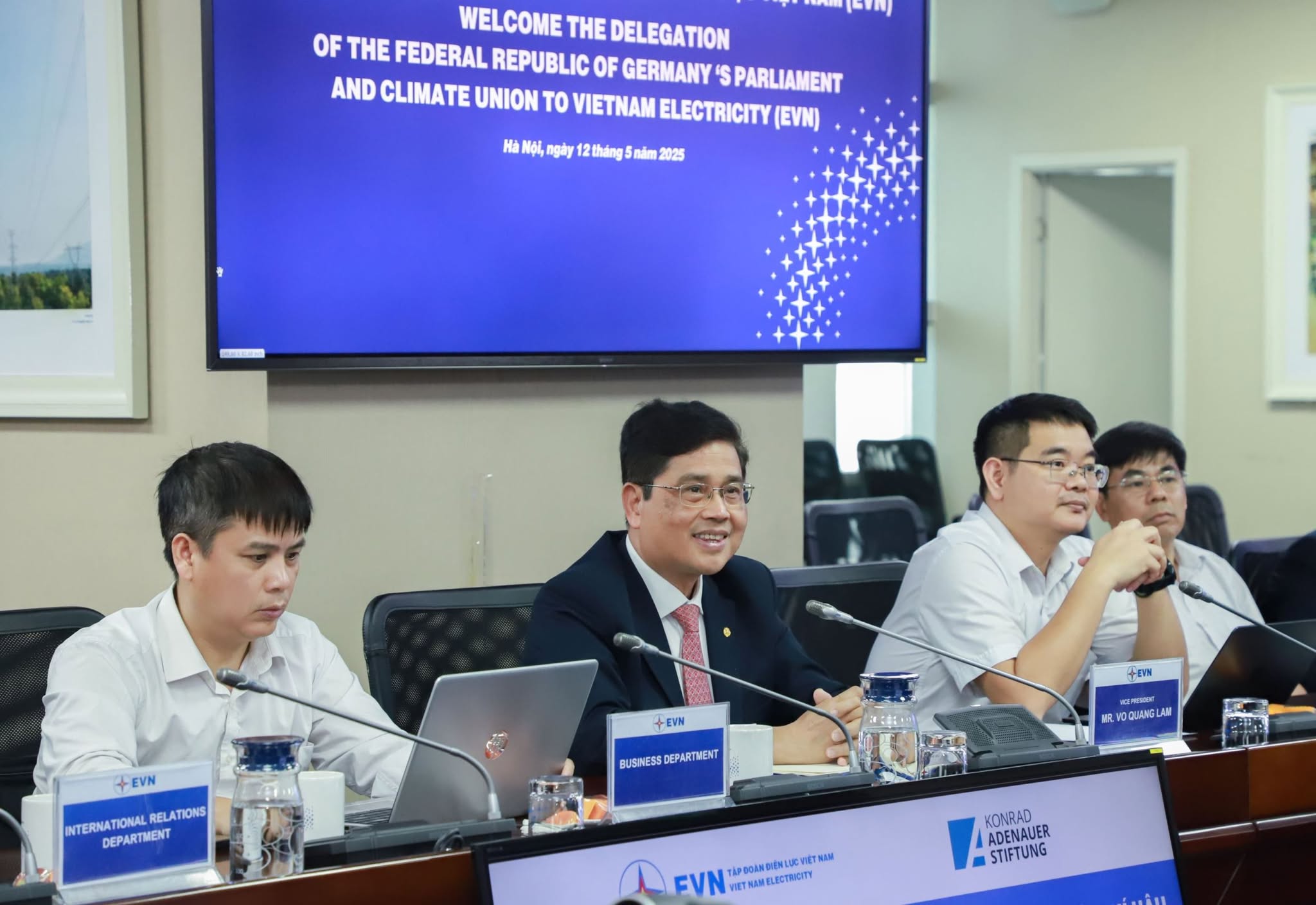 EVN thúc đẩy hợp tác năng lượng với các nước