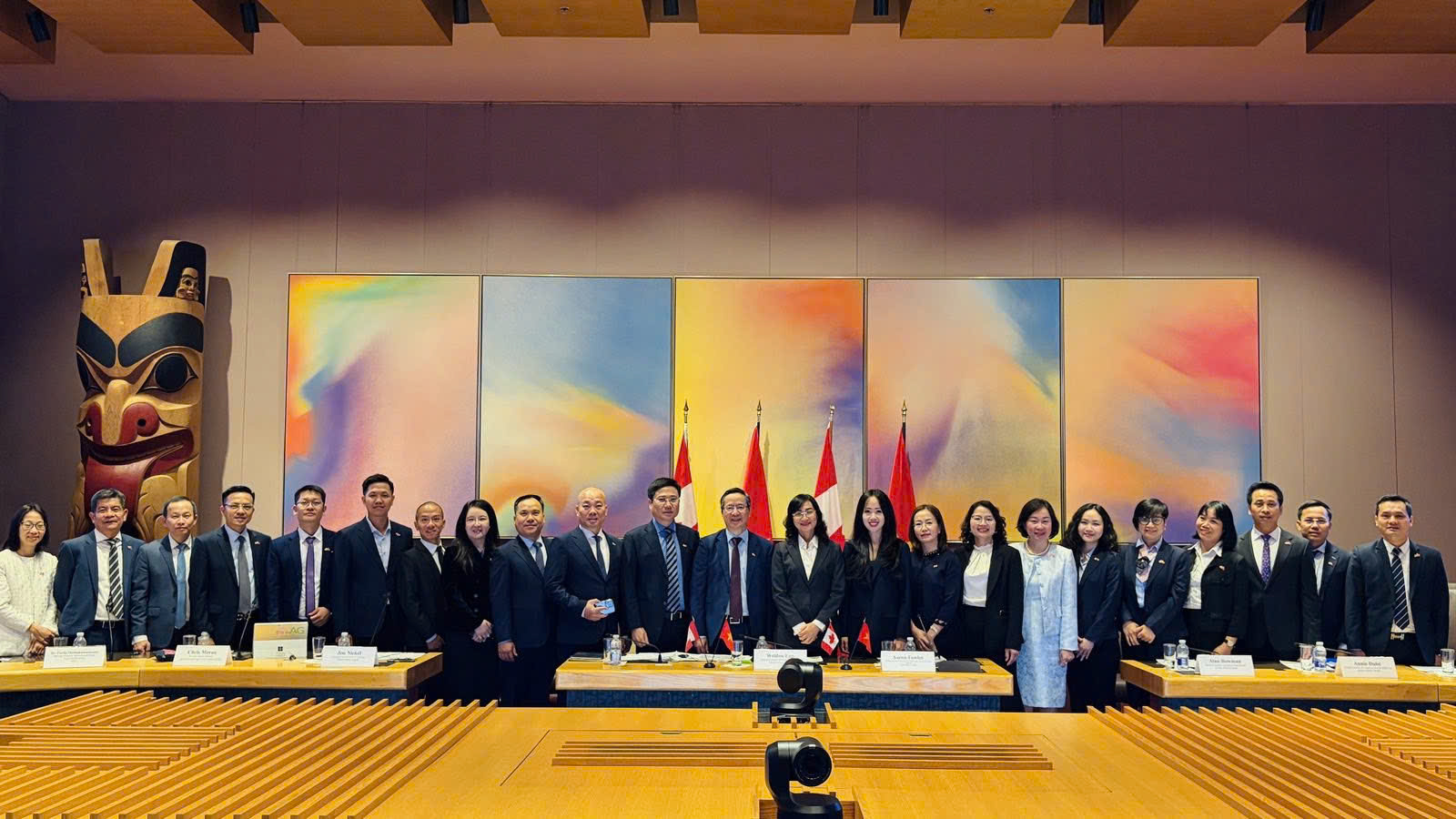 viet-nam-canada-ky-ket-du-an-ho-tro-thuong-mai-bao-trum-ben-vung