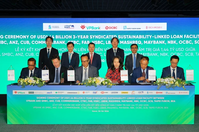VPBank cùng 15 định chế tài chính quốc tế ký khoản vay hợp vốn liên kết bền vững trị giá 1,44 tỷ USD