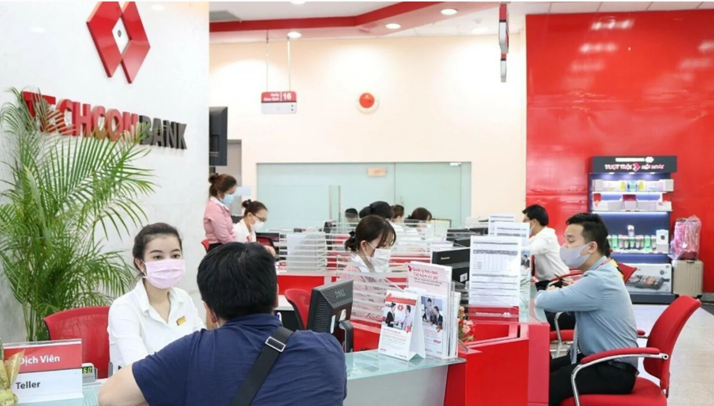 ong-lon-ngan-hang-rot-nghin-ty-tham-vong-chia-lai-thi-phan-bao-hiem