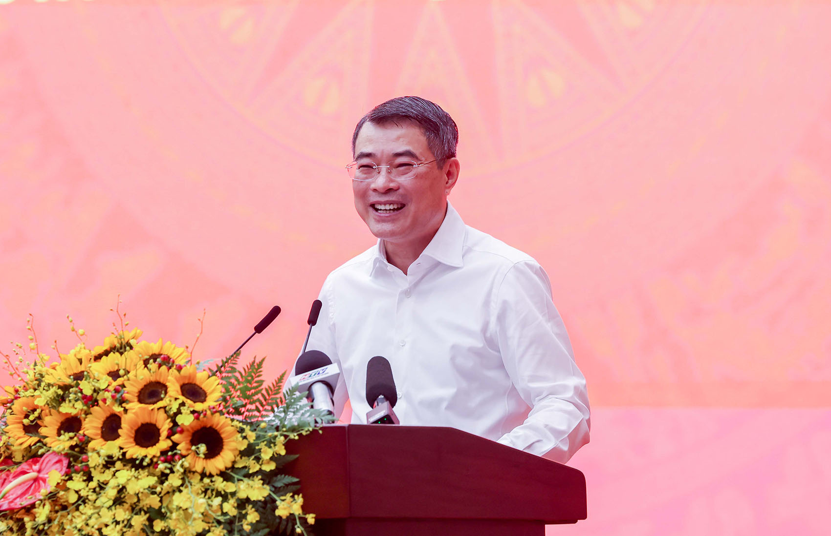 thu-tuong-tphcm-nhanh-chong-chuyen-hoa-co-che-dac-thu-thanh-dong-luc-tang-truong
