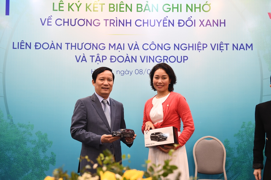 [VCCI - Vingroup] Lễ ký biên bản ghi nhớ hợp tác thúc đẩy chuyển đổi xanh và phát triển bền vững