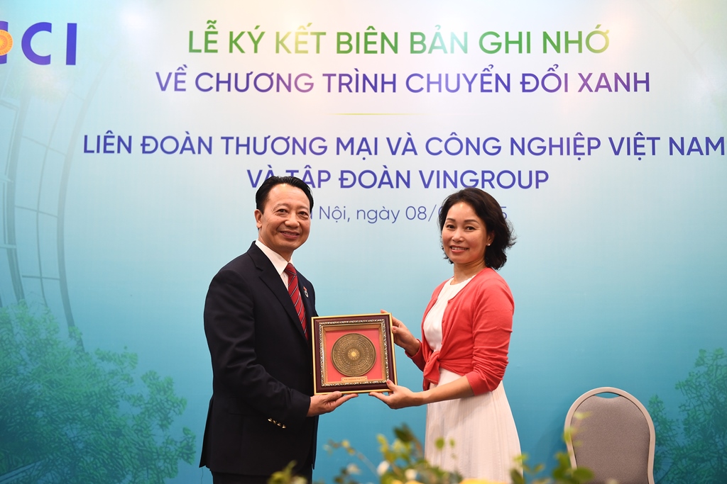 [VCCI - Vingroup] Lễ ký biên bản ghi nhớ hợp tác thúc đẩy chuyển đổi xanh và phát triển bền vững