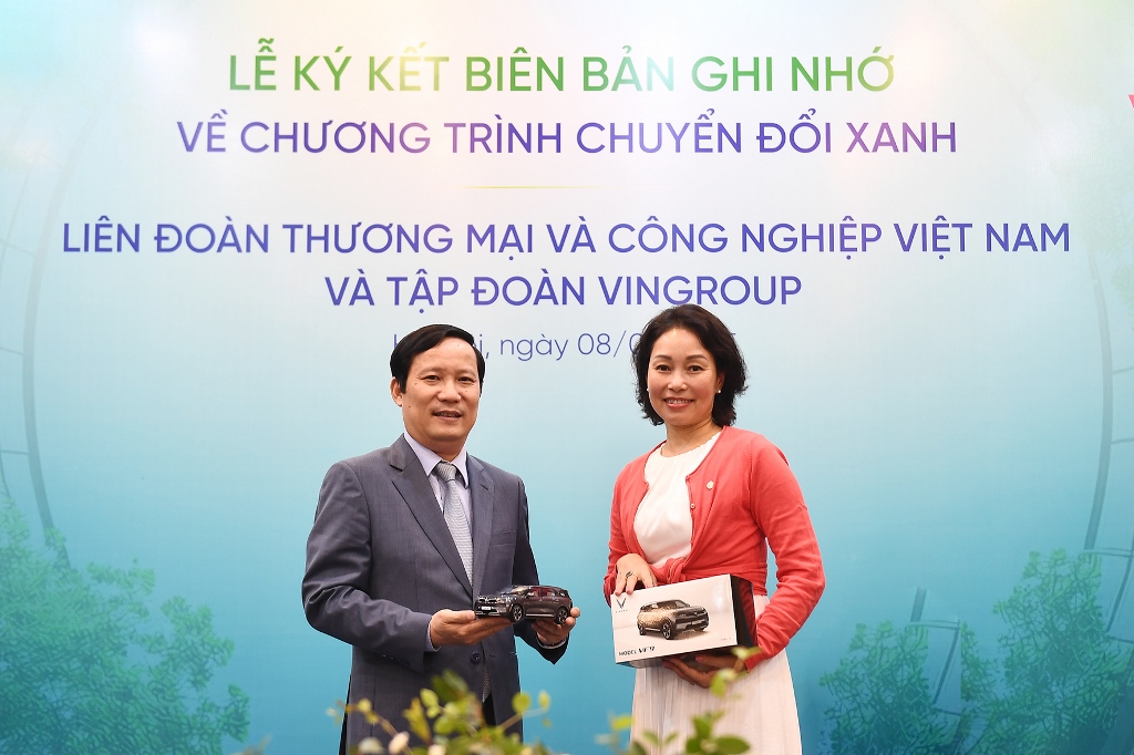 [VCCI - Vingroup] Lễ ký biên bản ghi nhớ hợp tác thúc đẩy chuyển đổi xanh và phát triển bền vững