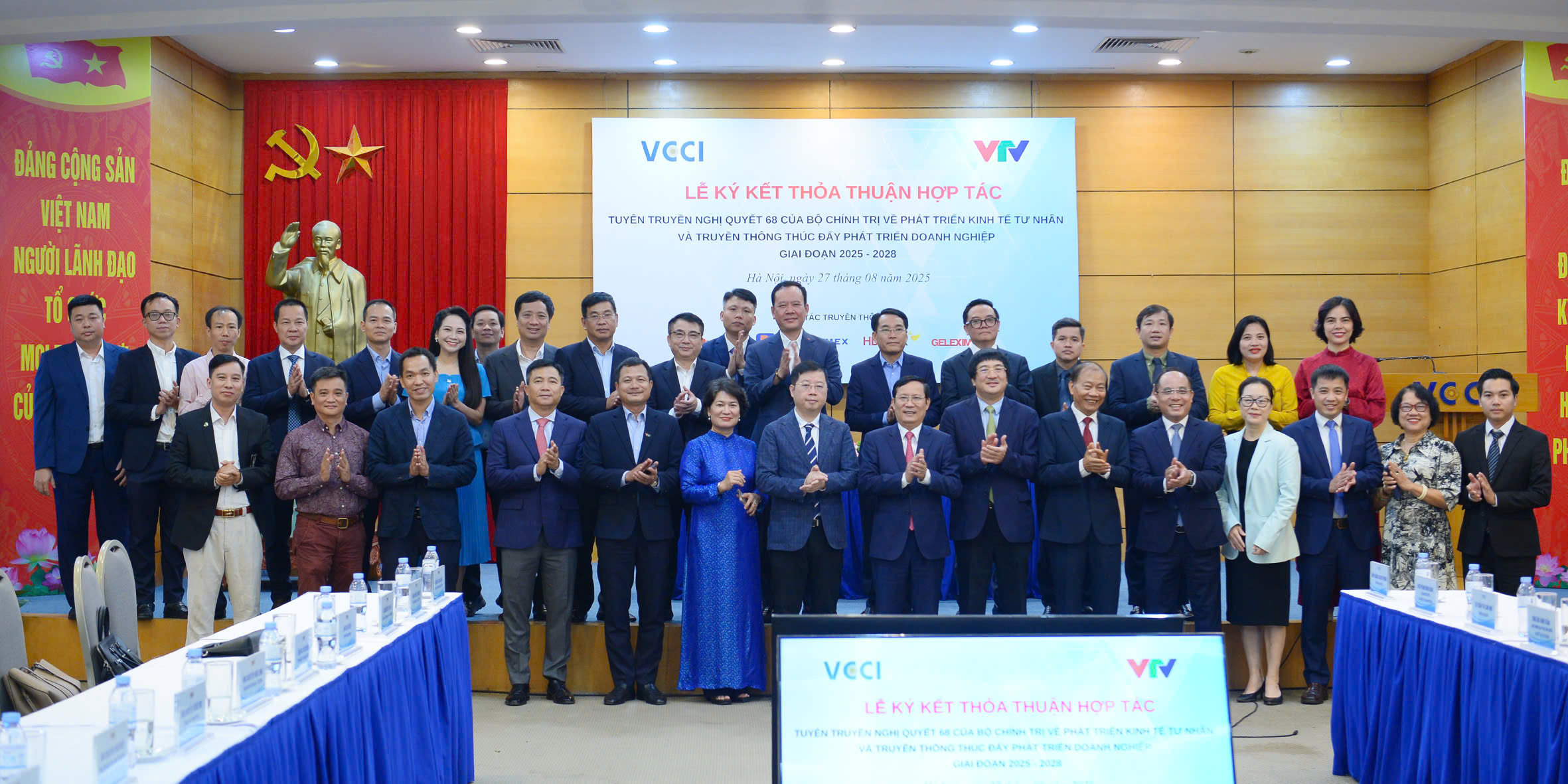 [VCCI - VTV] Lễ ký kết thỏa thuận hợp tác tuyên truyền Nghị quyết 68 của Bộ Chính trị về phát triển kinh tế tư nhân và truyền thông thúc đẩy phát triển doanh nghiệp