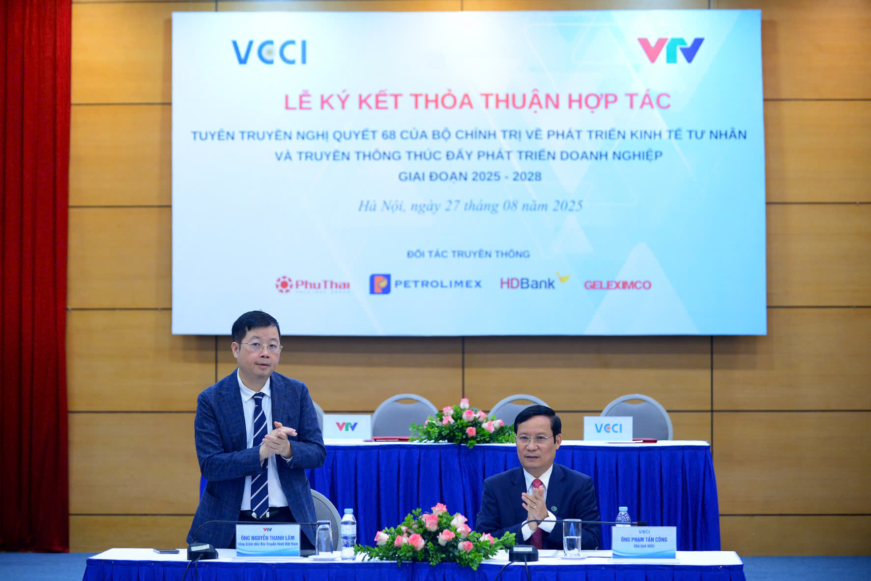 [VCCI - VTV] Lễ ký kết thỏa thuận hợp tác tuyên truyền Nghị quyết 68 của Bộ Chính trị về phát triển kinh tế tư nhân và truyền thông thúc đẩy phát triển doanh nghiệp