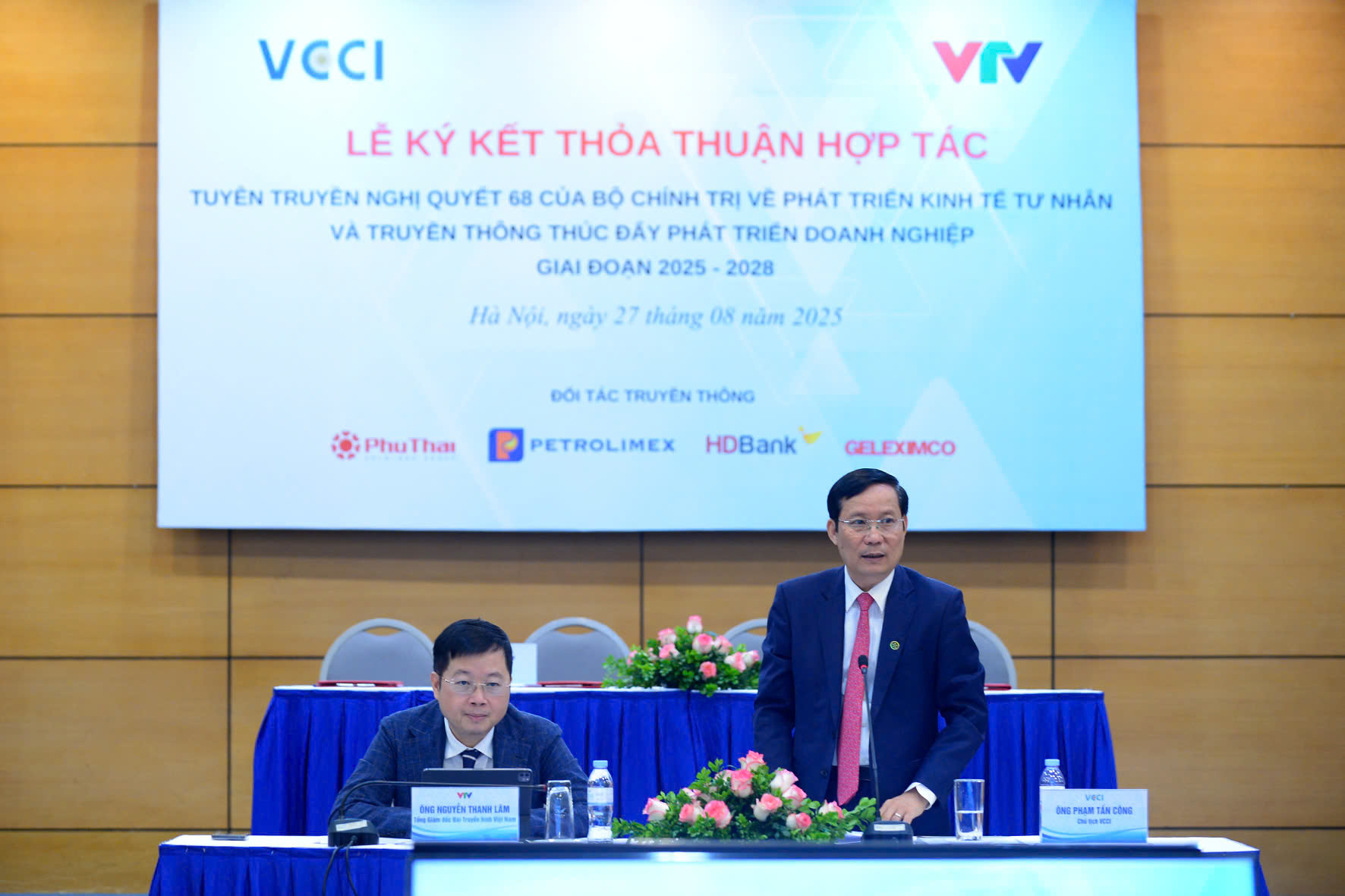[VCCI - VTV] Lễ ký kết thỏa thuận hợp tác tuyên truyền Nghị quyết 68 của Bộ Chính trị về phát triển kinh tế tư nhân và truyền thông thúc đẩy phát triển doanh nghiệp