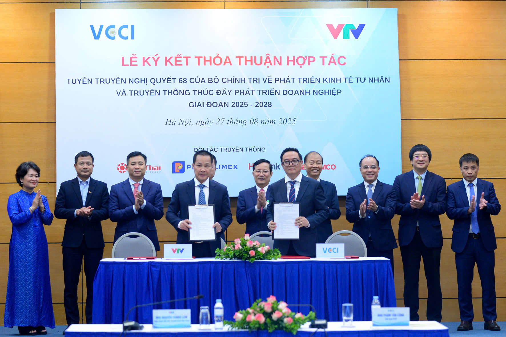 [VCCI - VTV] Lễ ký kết thỏa thuận hợp tác tuyên truyền Nghị quyết 68 của Bộ Chính trị về phát triển kinh tế tư nhân và truyền thông thúc đẩy phát triển doanh nghiệp