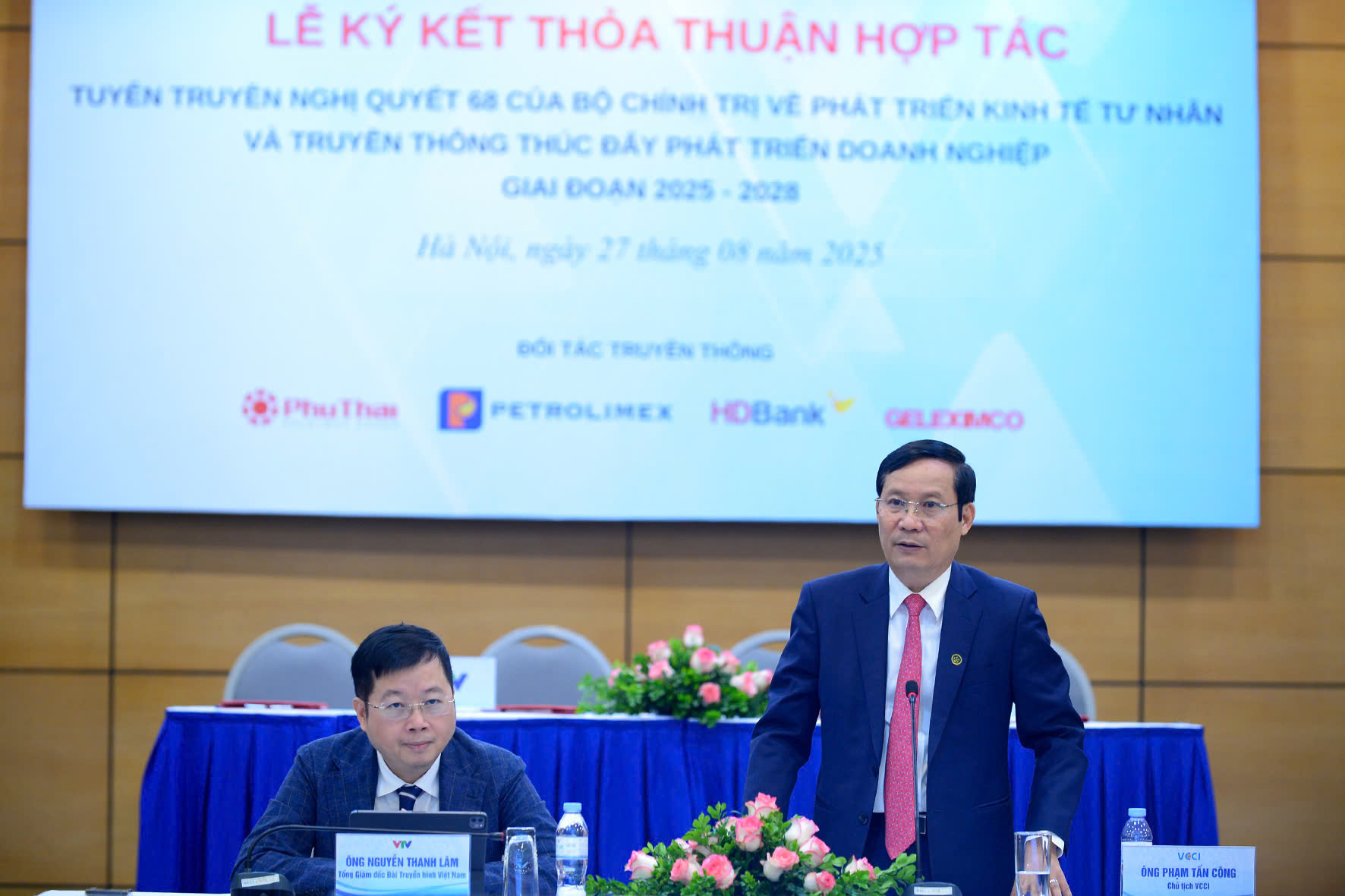 [VCCI - VTV] Lễ ký kết thỏa thuận hợp tác tuyên truyền Nghị quyết 68 của Bộ Chính trị về phát triển kinh tế tư nhân và truyền thông thúc đẩy phát triển doanh nghiệp