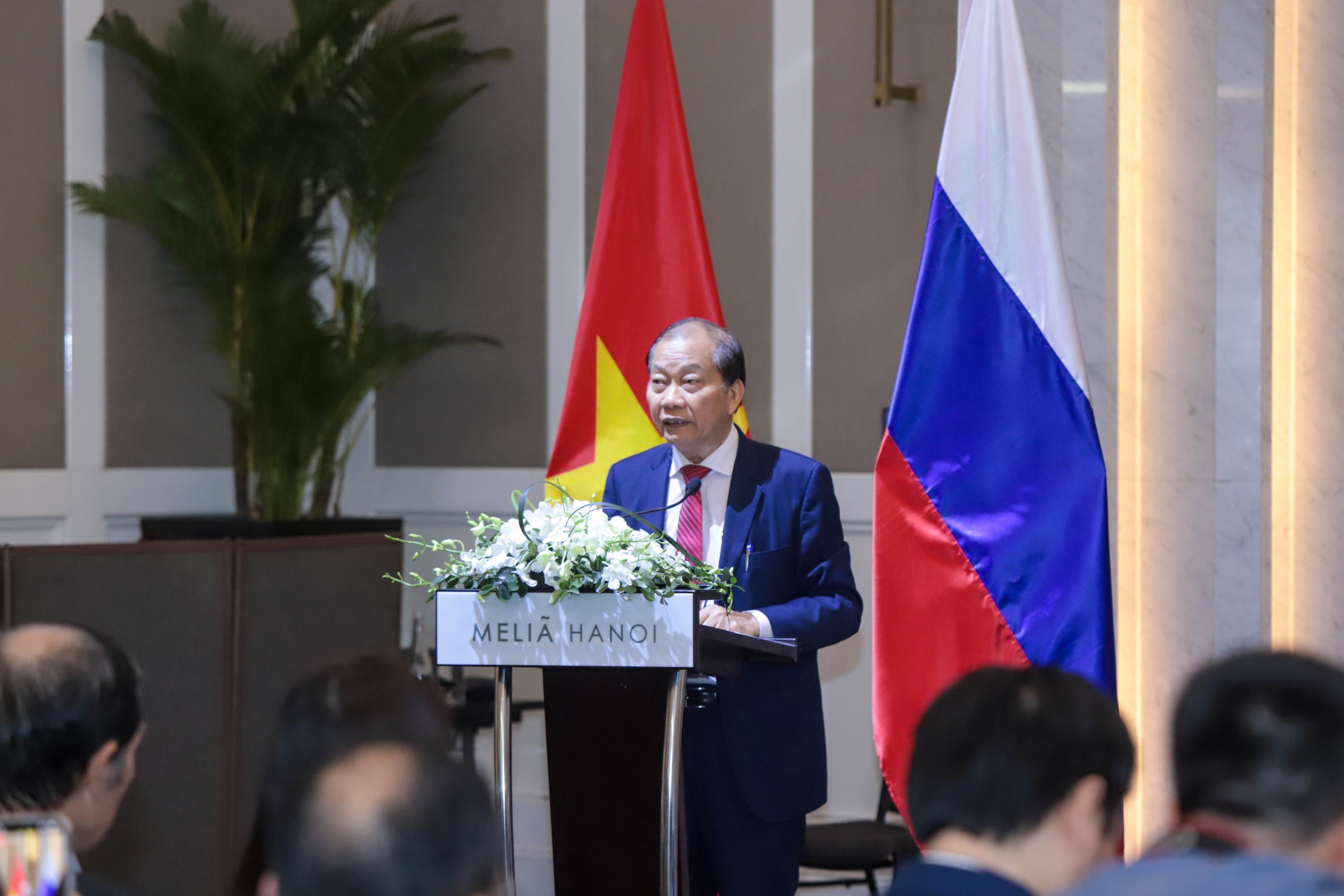 Thúc đẩy hợp tác công nghiệp hiện đại giữa tỉnh Sverdlovsk (Nga) và Việt Nam 08/4/2026
