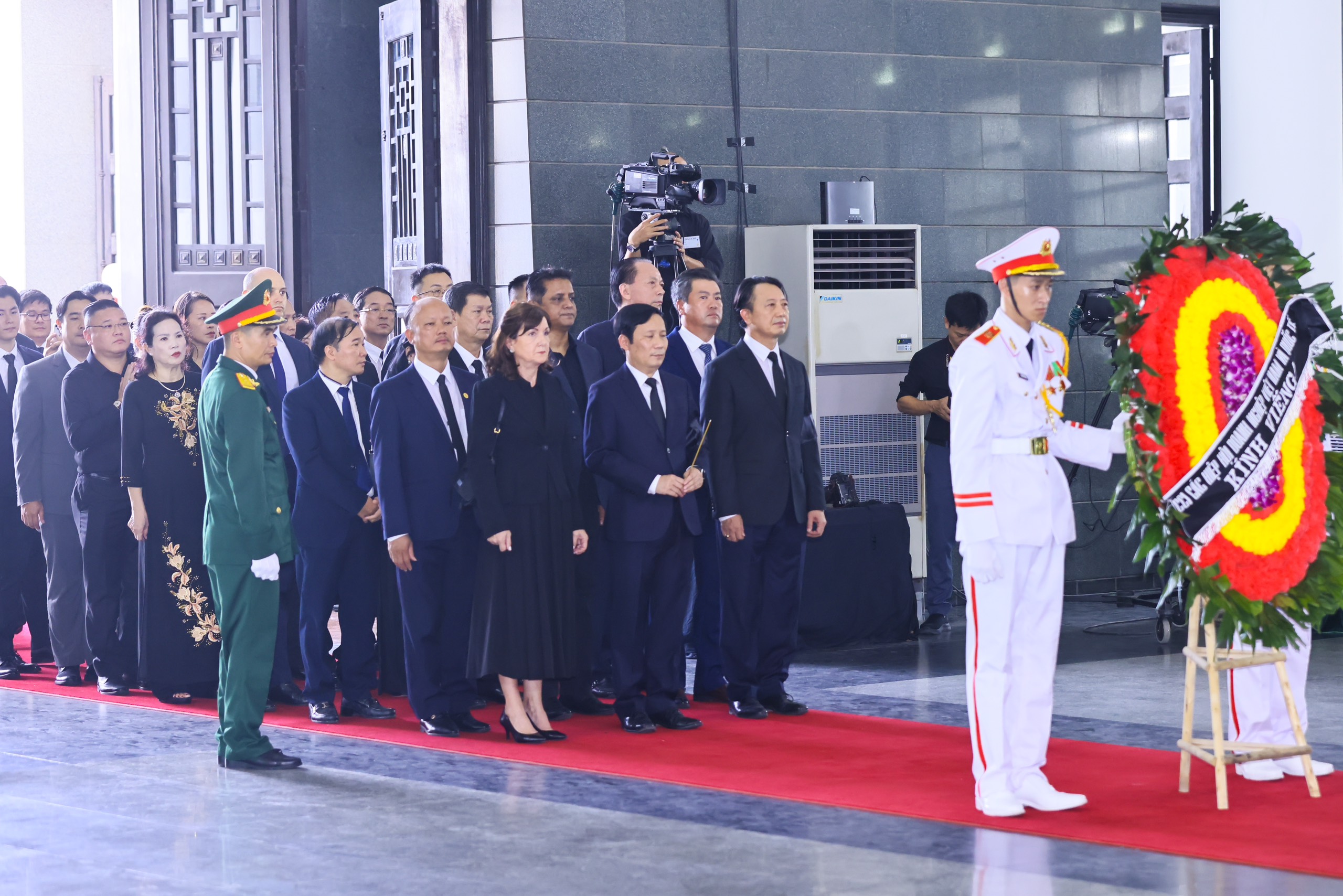 VCCI viếng TBT Nguyễn Phú Trọng 25/7/2024