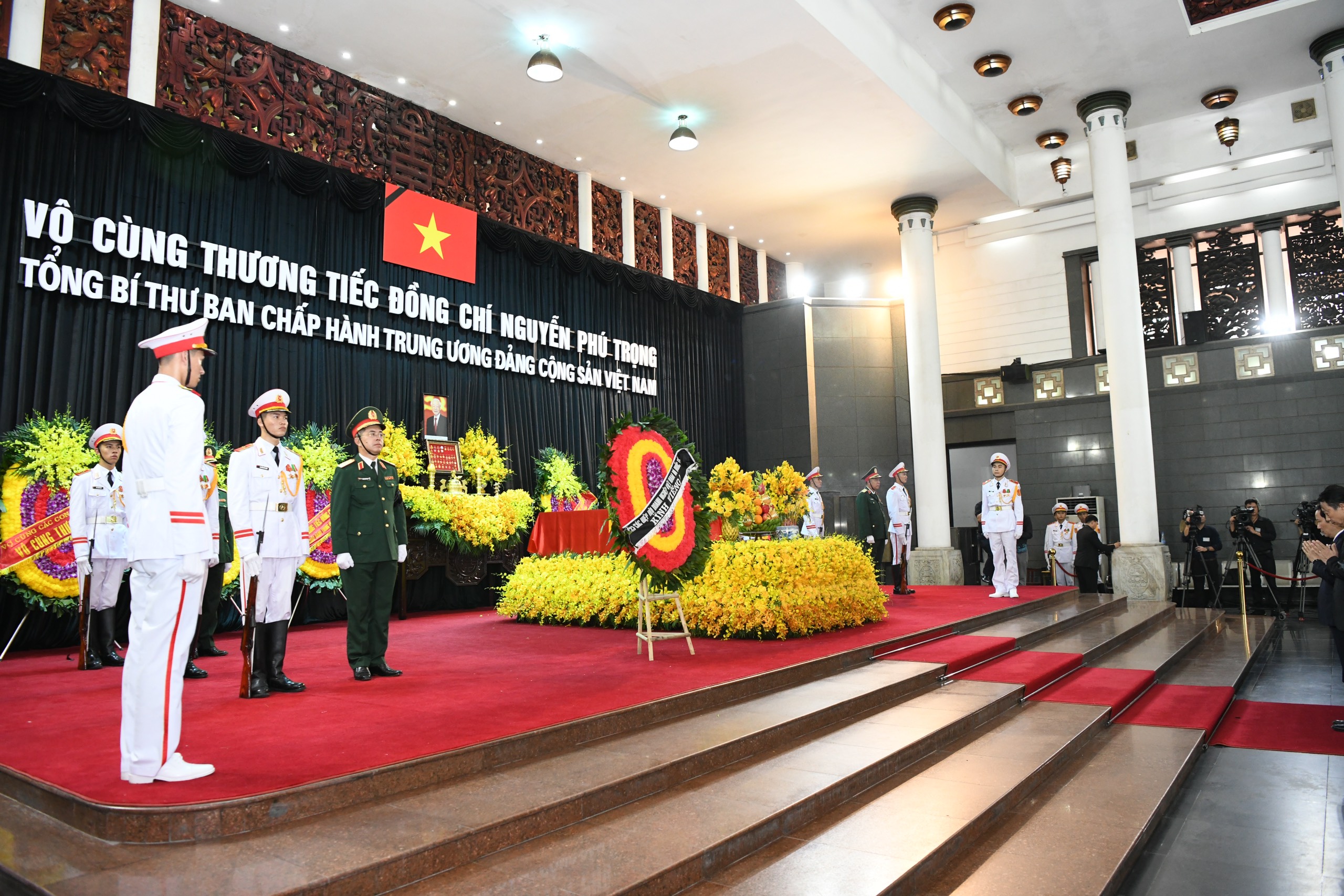 VCCI viếng TBT Nguyễn Phú Trọng 25/7/2024