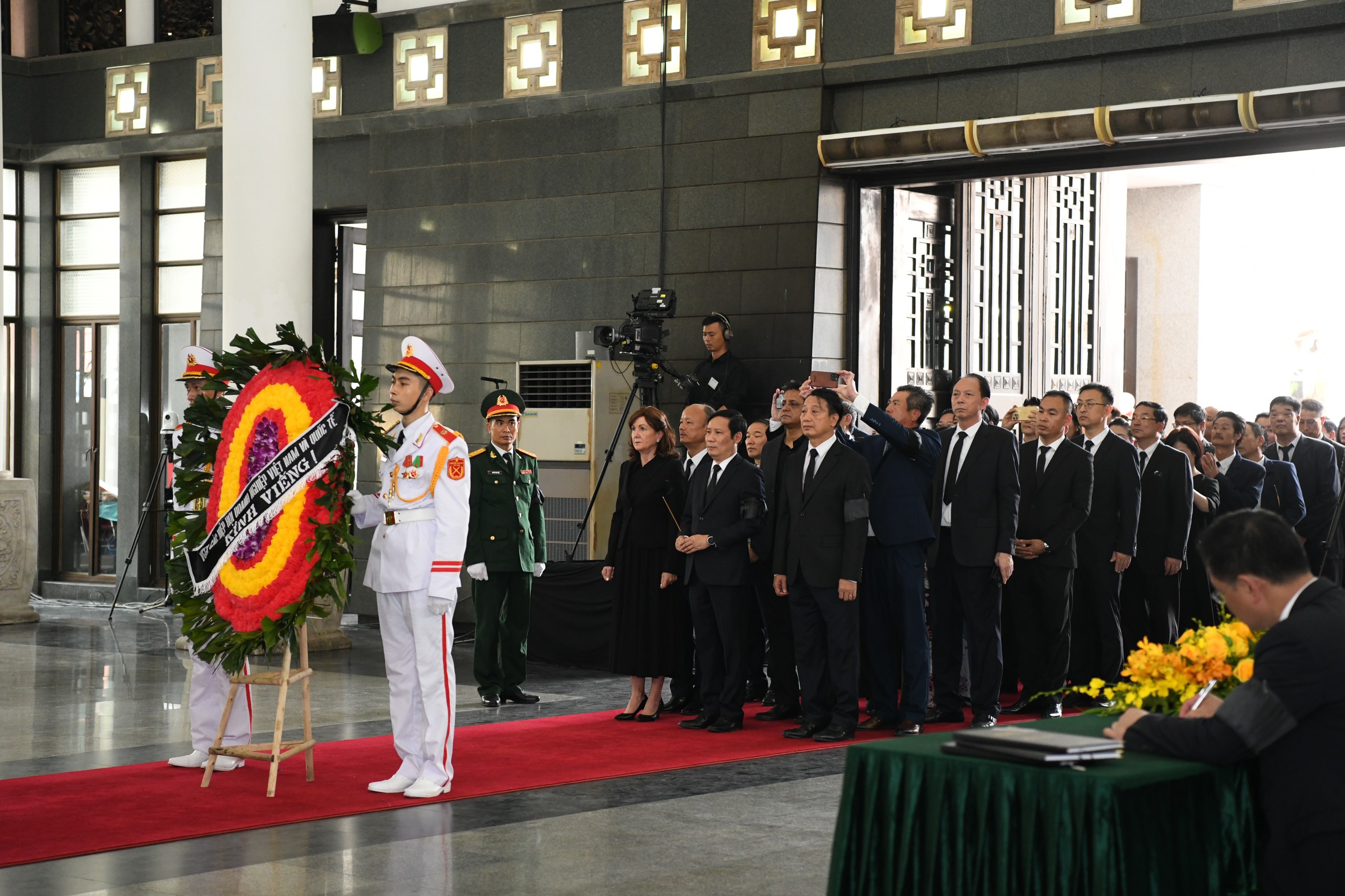 VCCI viếng TBT Nguyễn Phú Trọng 25/7/2024