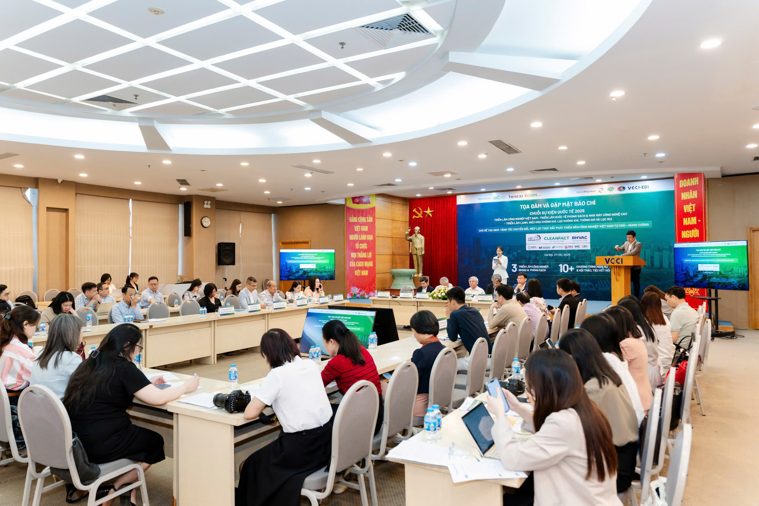 Tọa đàm và gặp mặt báo chí giới thiệu Triển lãm quốc tế công nghiệp Việt Nam 2025 (Viet Industry 2025)