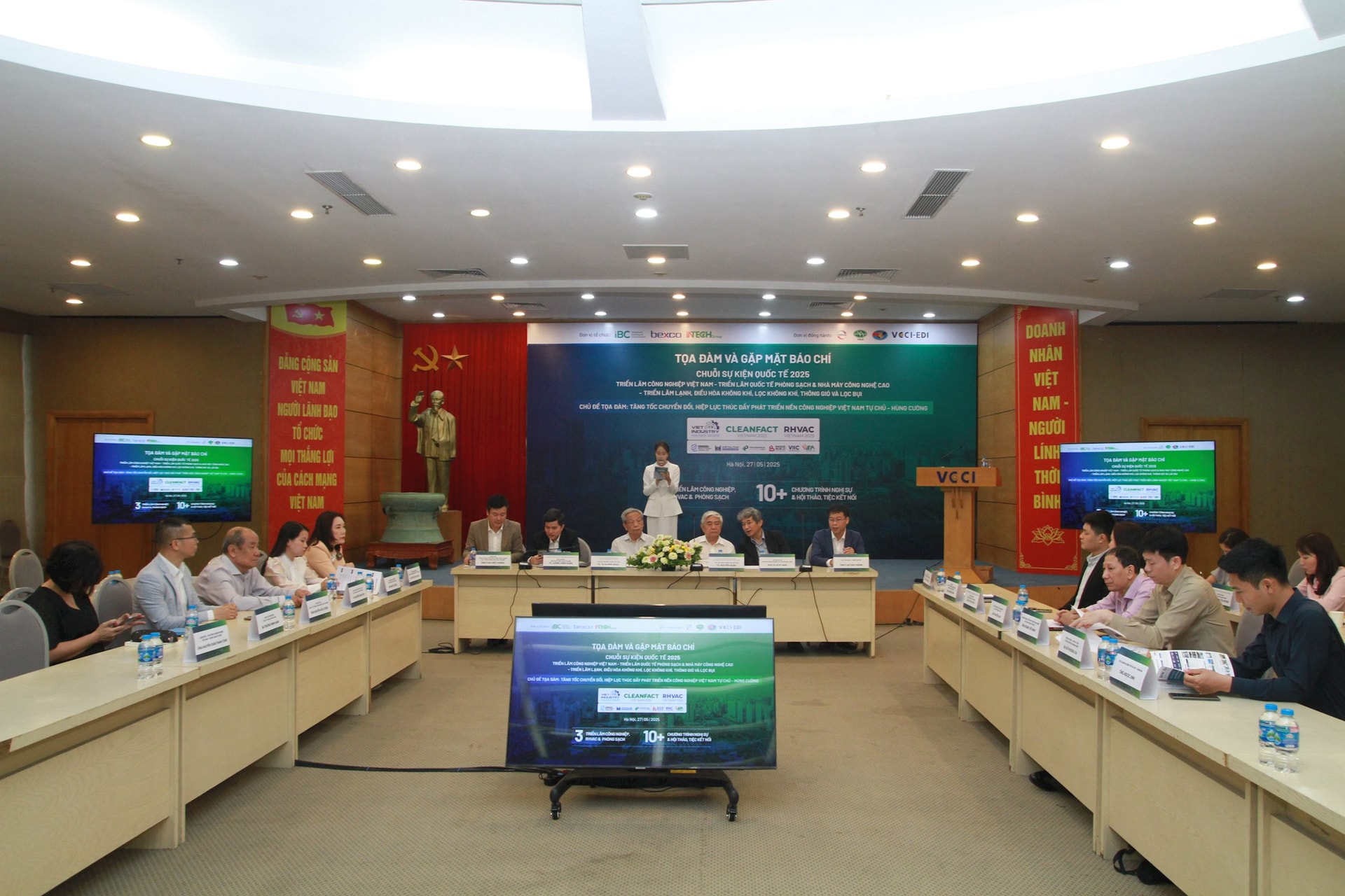 Tọa đàm và gặp mặt báo chí giới thiệu Triển lãm quốc tế công nghiệp Việt Nam 2025 (Viet Industry 2025)